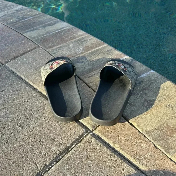 Gucci - GG Supreme Angry Cat Leather Slides/Sandals - Picture 5 of 6